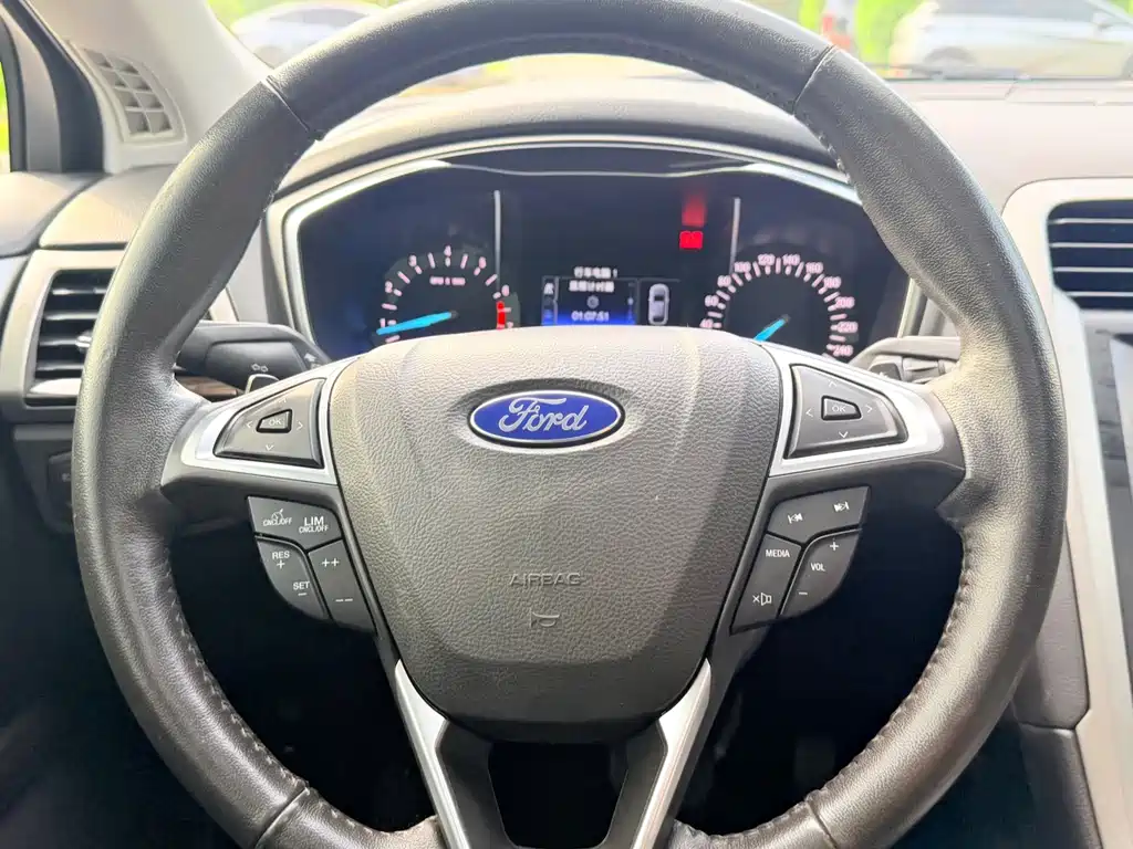 Ford Mondeo — миниатюра 17