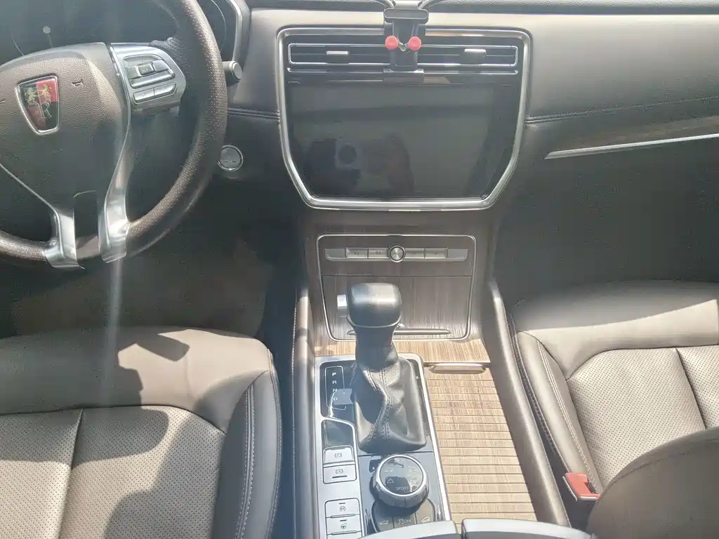 Roewe RX8 — миниатюра 7