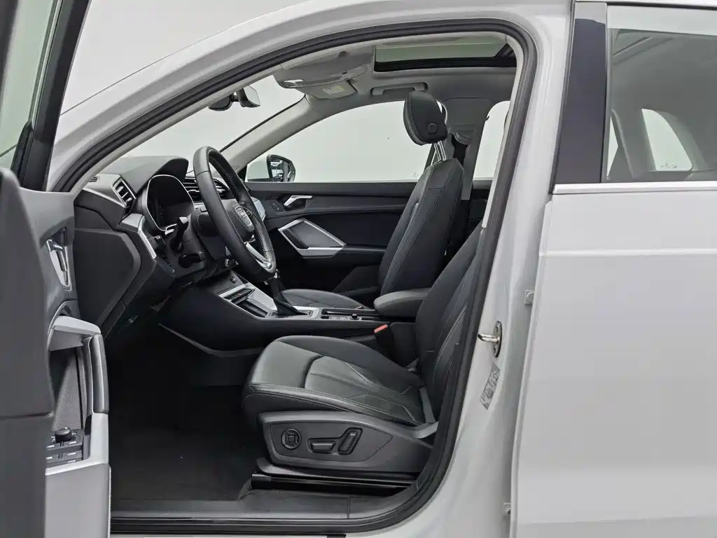Audi Q3 — миниатюра 10