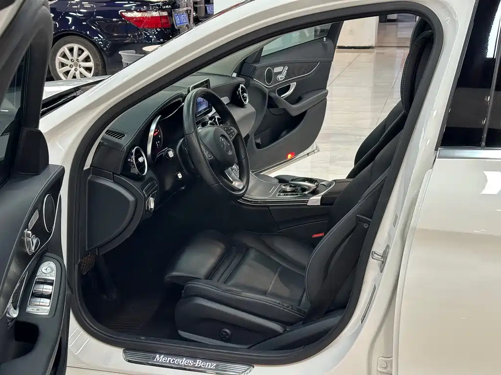 Mercedes-Benz C-Class — миниатюра 7
