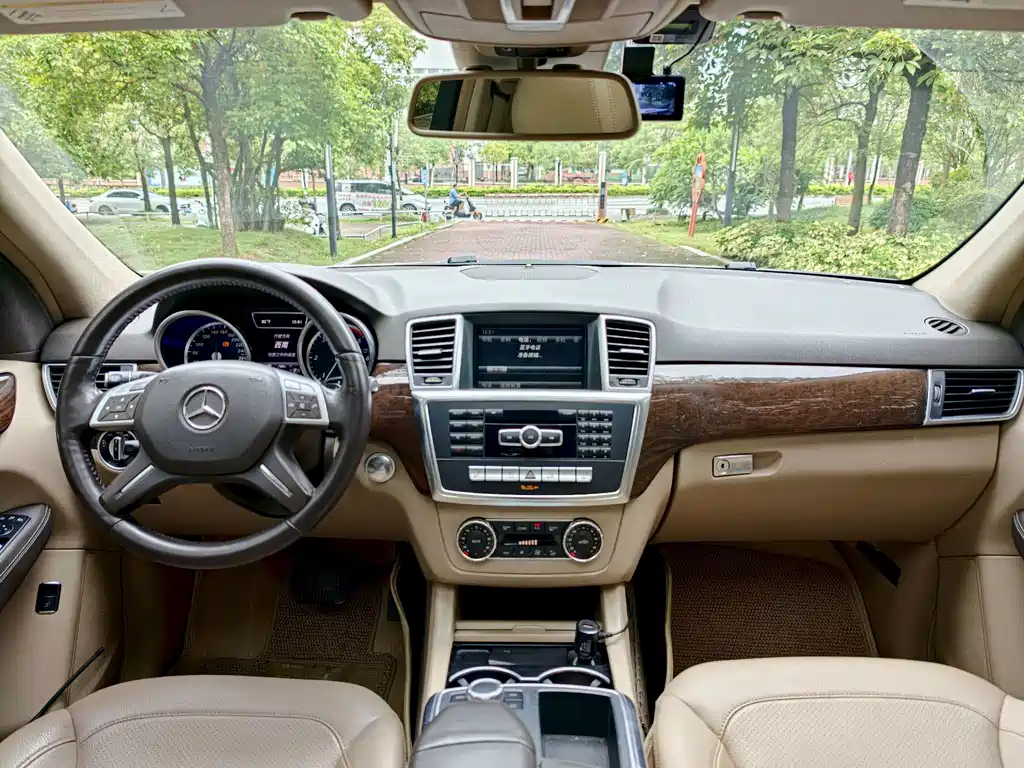 Mercedes-Benz M-Class — миниатюра 5
