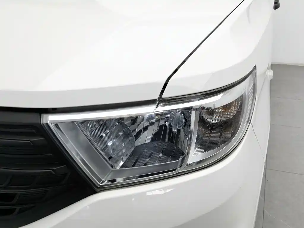 Wuling Hongguang V — миниатюра 7
