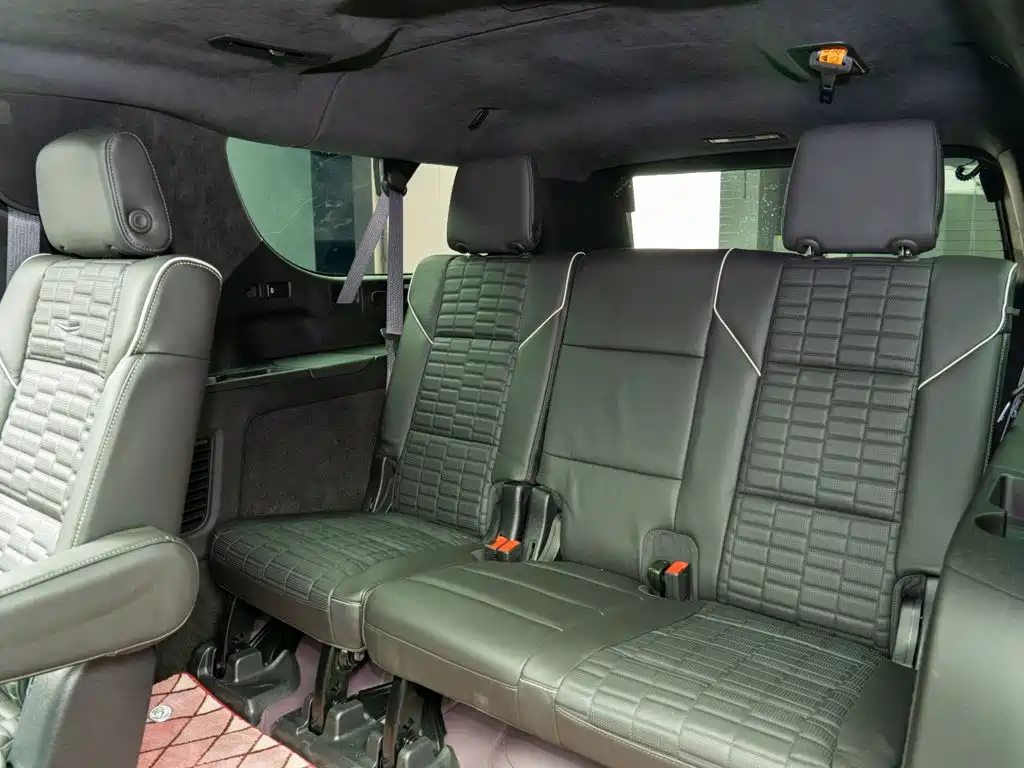 Cadillac Escalade — миниатюра 19