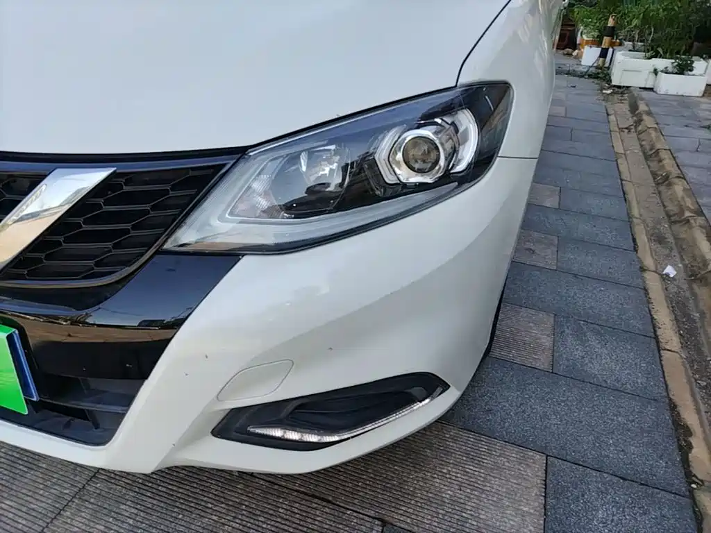 Nissan Tiida — миниатюра 24