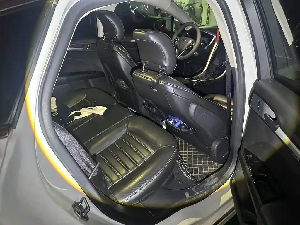Ford Mondeo — миниатюра 5