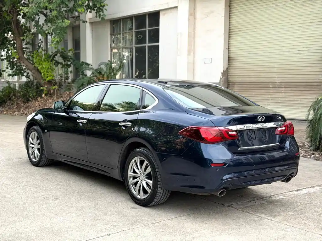 Infiniti Q70 — миниатюра 3