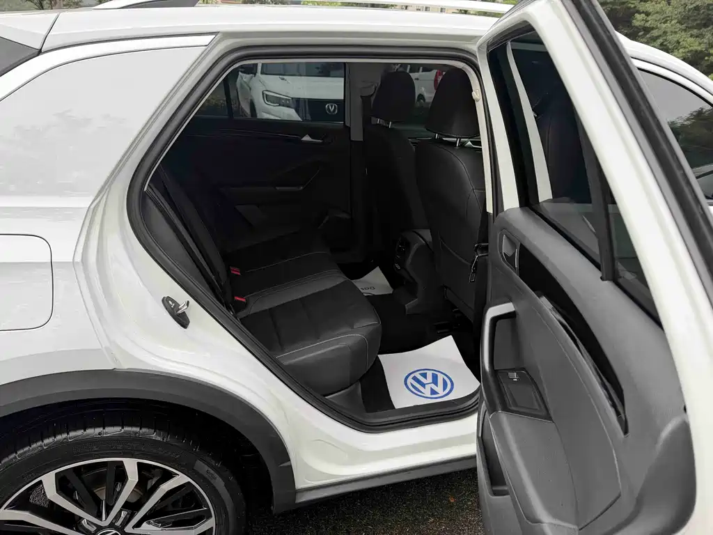 Volkswagen T-Roc — миниатюра 5