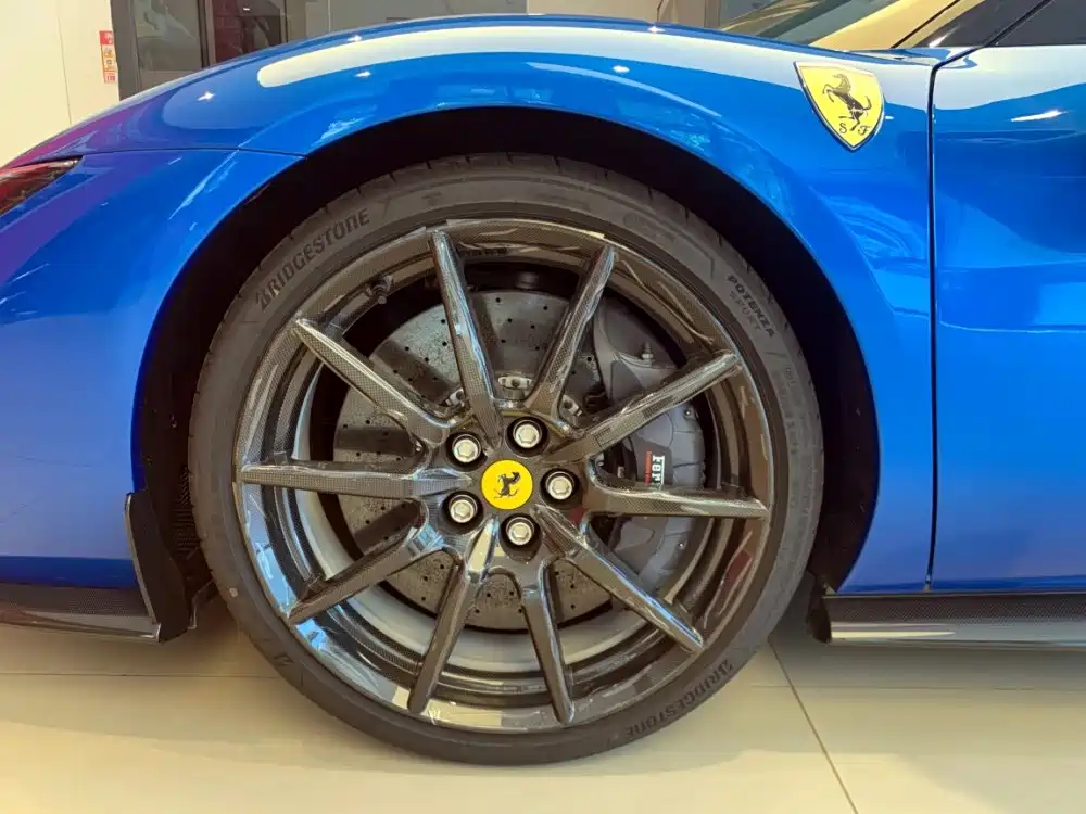 Ferrari 296 2022 3.0T V6 GTS