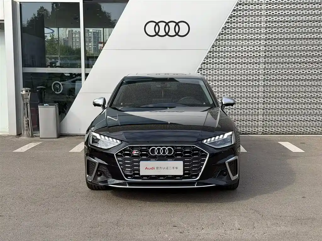 Audi A4L 2022 — фото 2