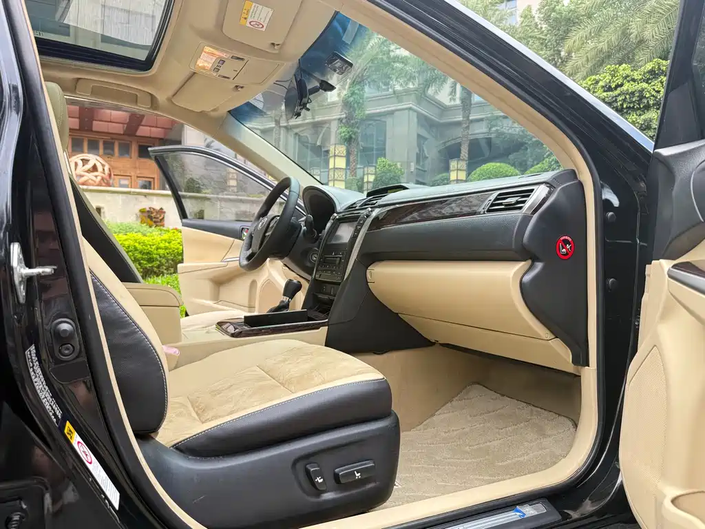 Toyota Camry — миниатюра 11