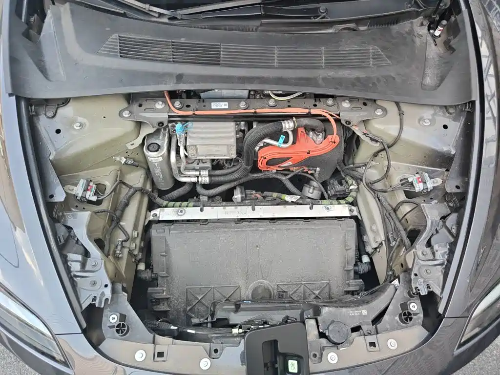 Tesla Model 3 — миниатюра 16