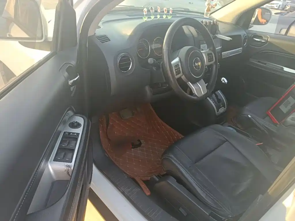 Jeep Compass (Import) — миниатюра 16