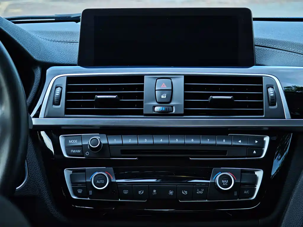 BMW 3 Series — миниатюра 13