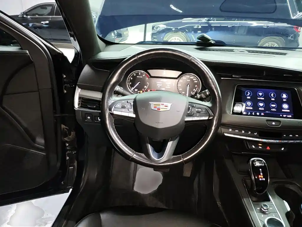 Cadillac XT4 — миниатюра 7