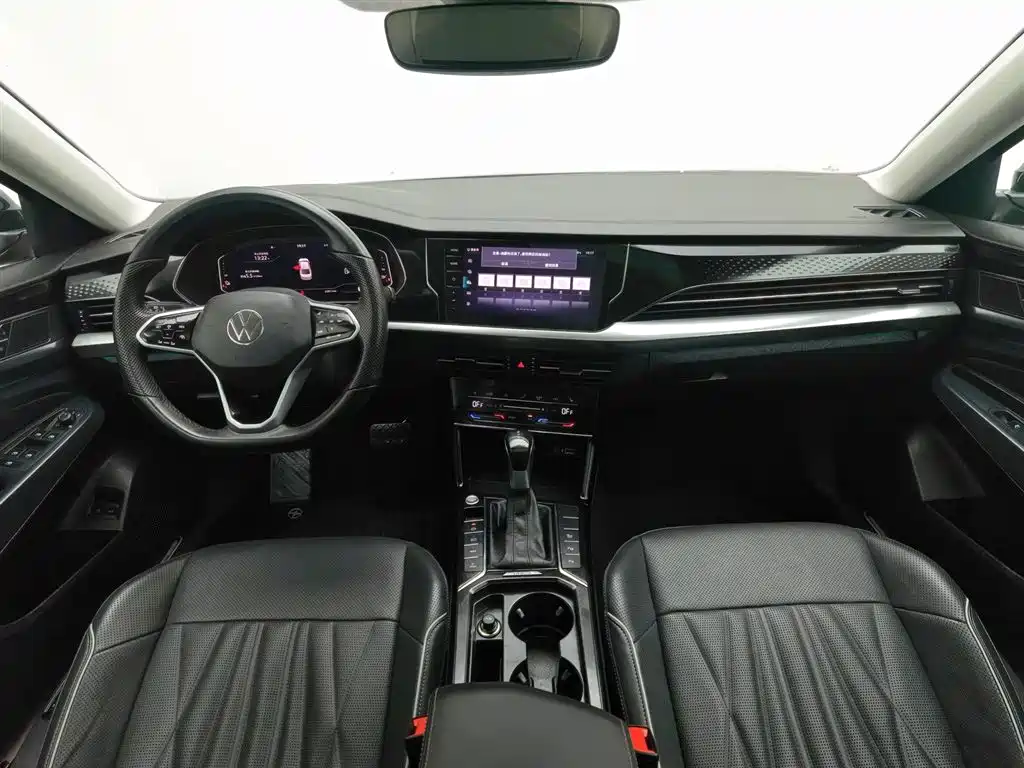 VOLKSWAGEN PASSAT NEW ENERGY