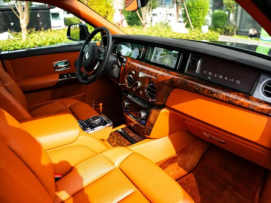 Rolls-Royce Phantom — миниатюра 12