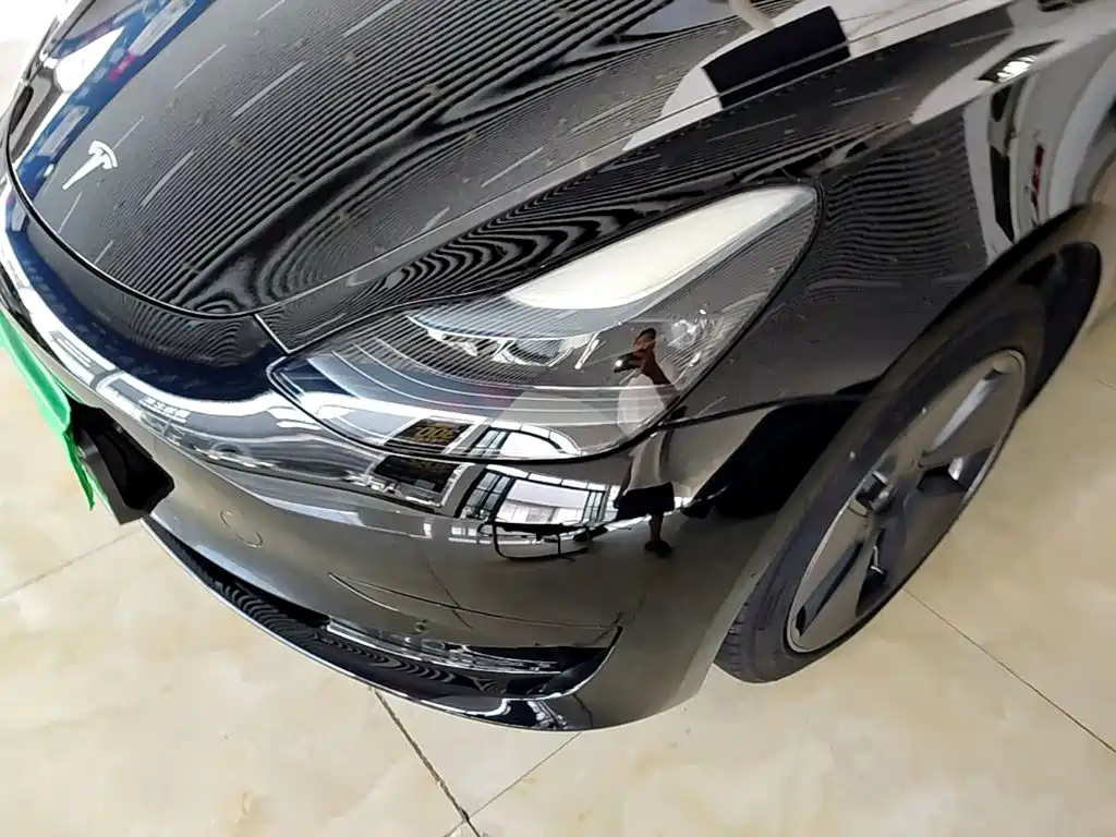 Tesla Model 3 — миниатюра 24