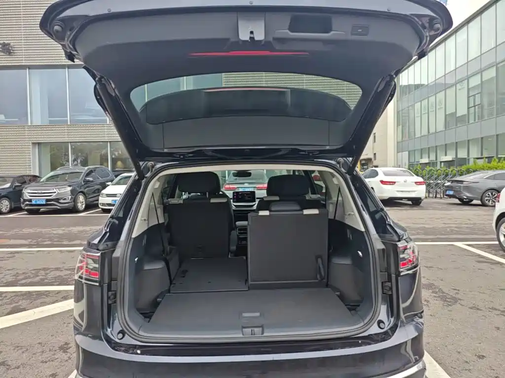 Volkswagen ID.6 Crozz — миниатюра 19