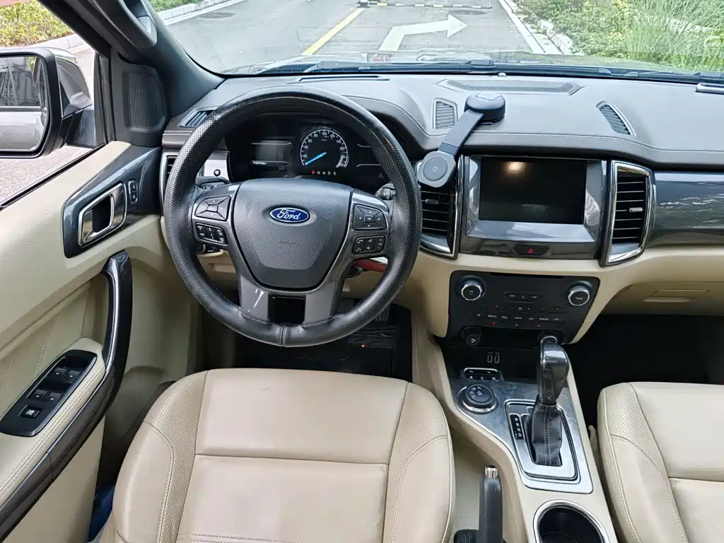 Ford Everest — миниатюра 11