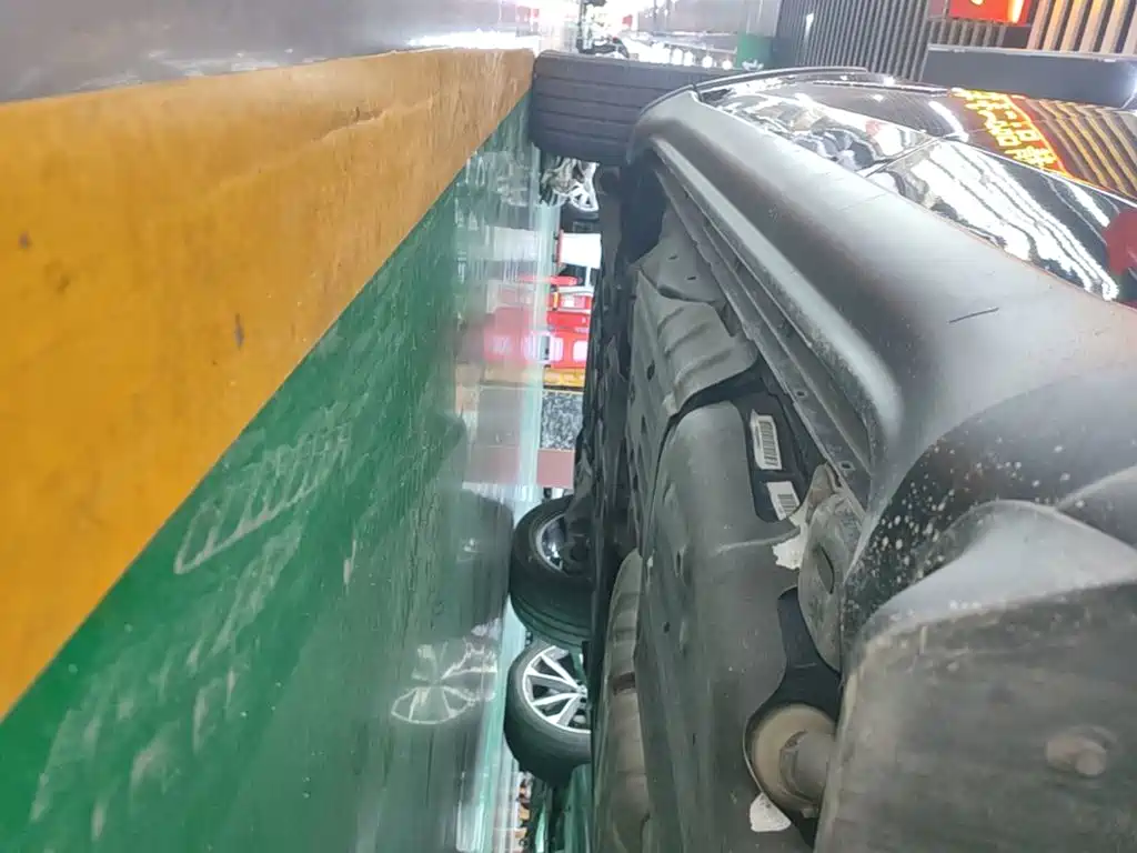 Jeep Grand Cherokee (Import) — миниатюра 22