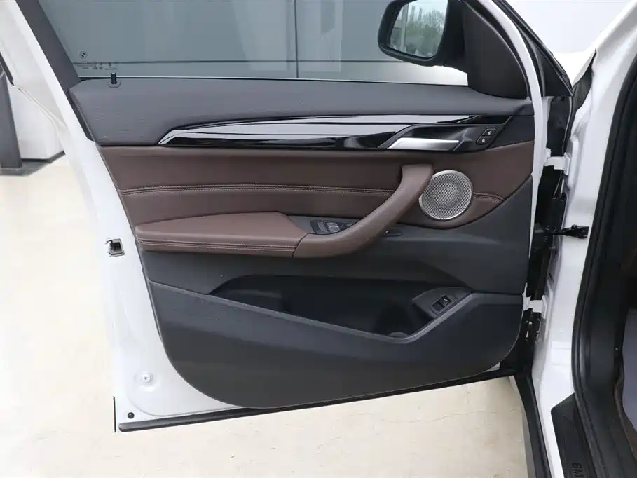 BMW X1 2022 sDrive25Li Lead