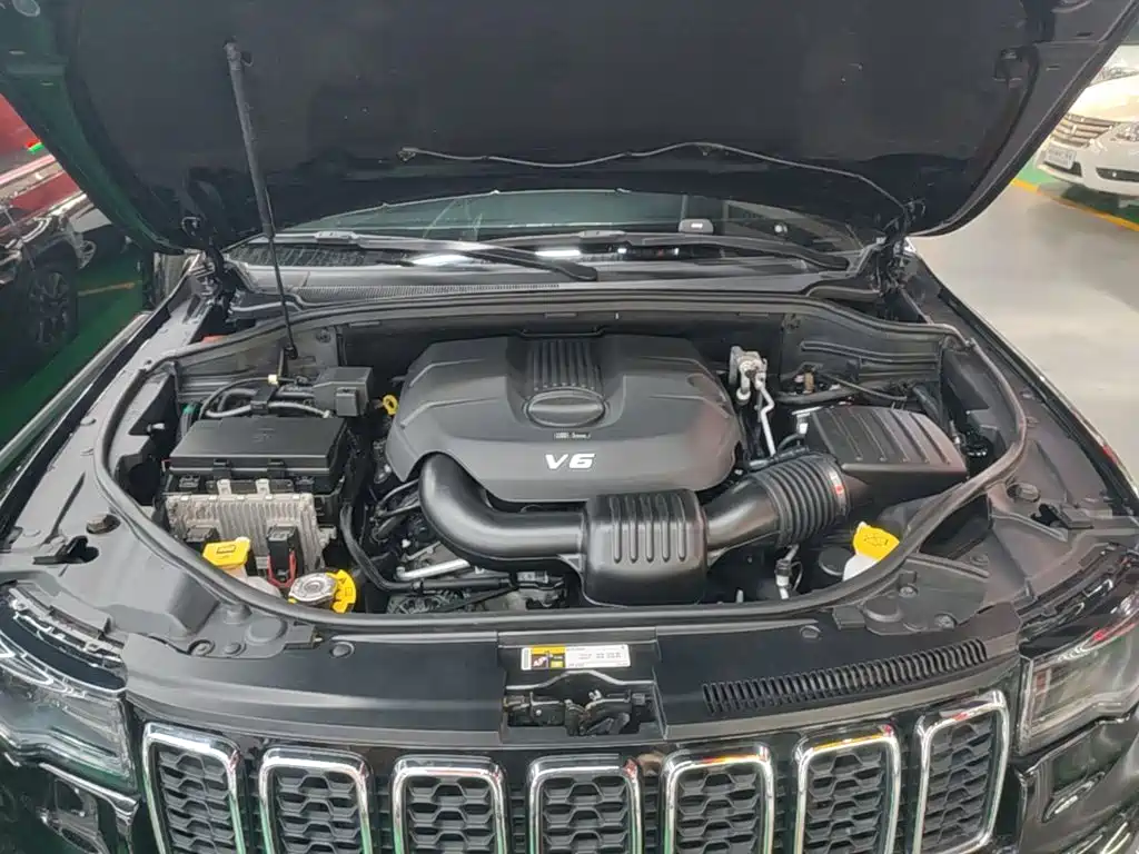 Jeep Grand Cherokee (Import) — миниатюра 20
