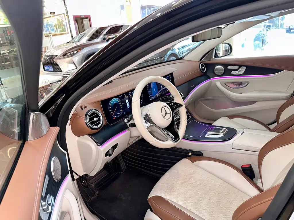 Mercedes-Benz E-Class — миниатюра 7