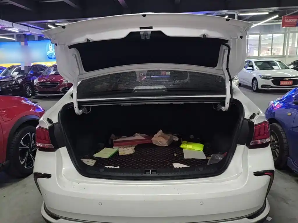 BAIC EU5 — миниатюра 18