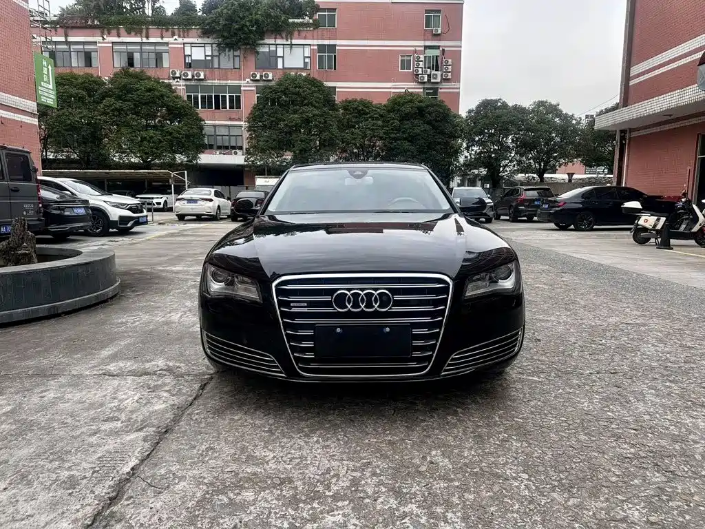 Audi A8 — миниатюра 2