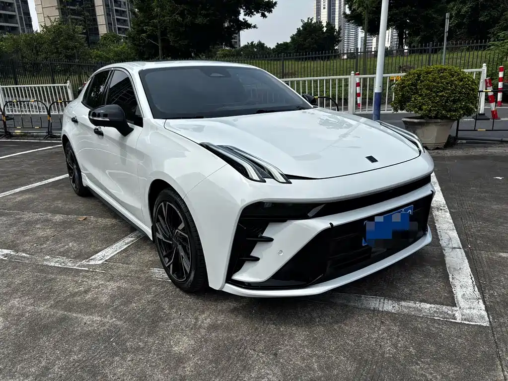 Lynk & Co 03 — миниатюра 2