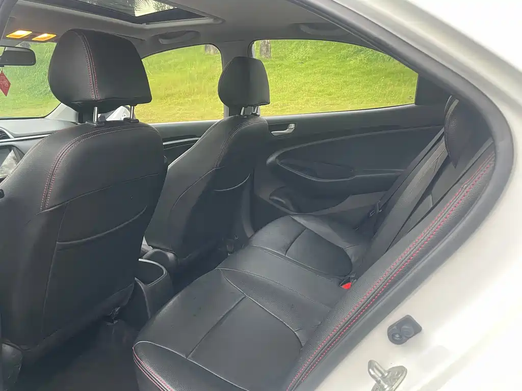 Hyundai Verna - фото 6