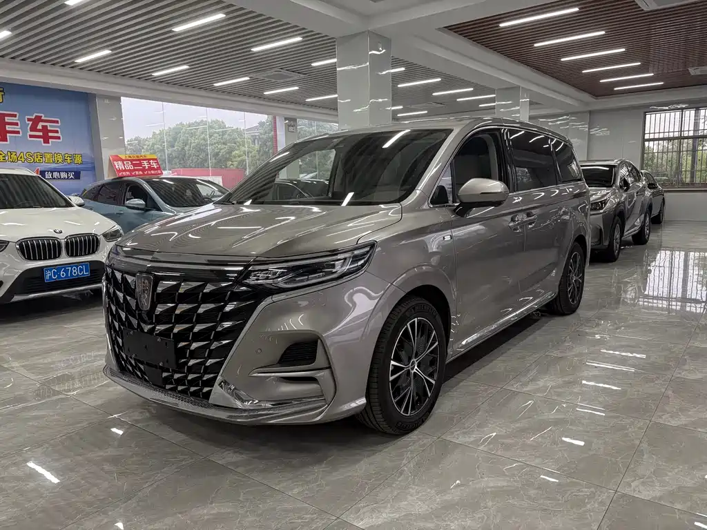 Roewe iMAX8 2024