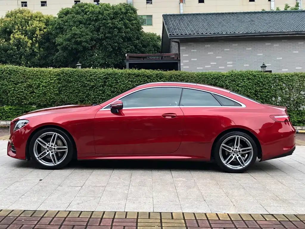 Mercedes-Benz E-Class (Import) — миниатюра 4