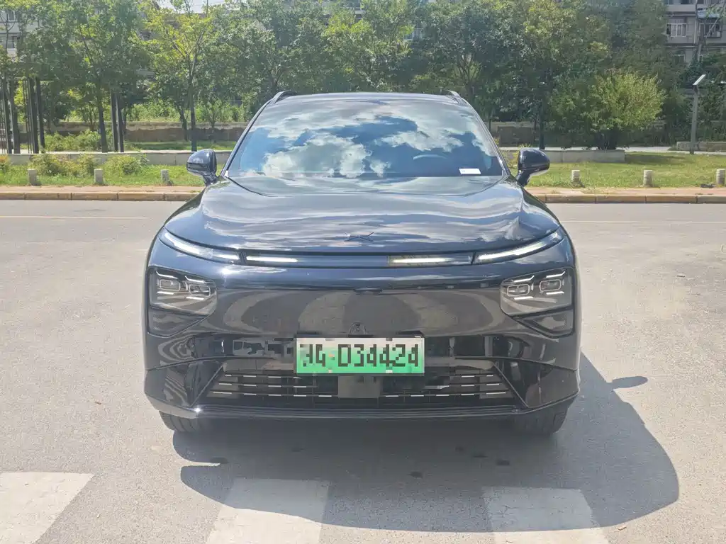 XPeng G9 — миниатюра 2