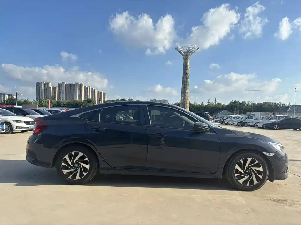 Honda Civic — миниатюра 5