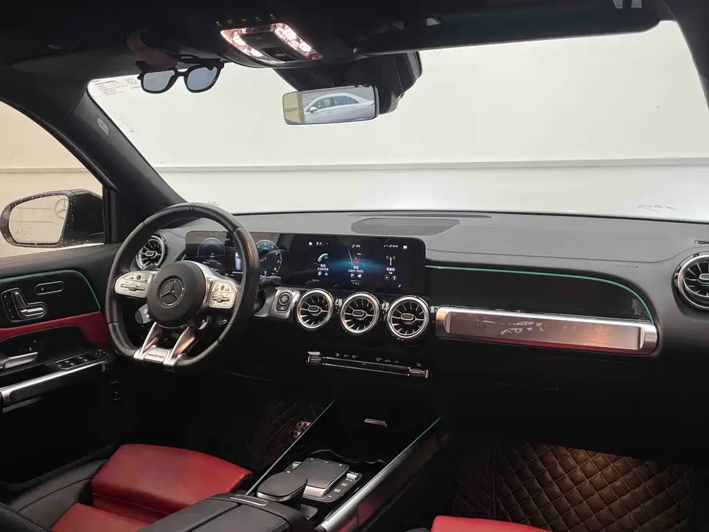 MERCEDES-BENZ GLB AMG