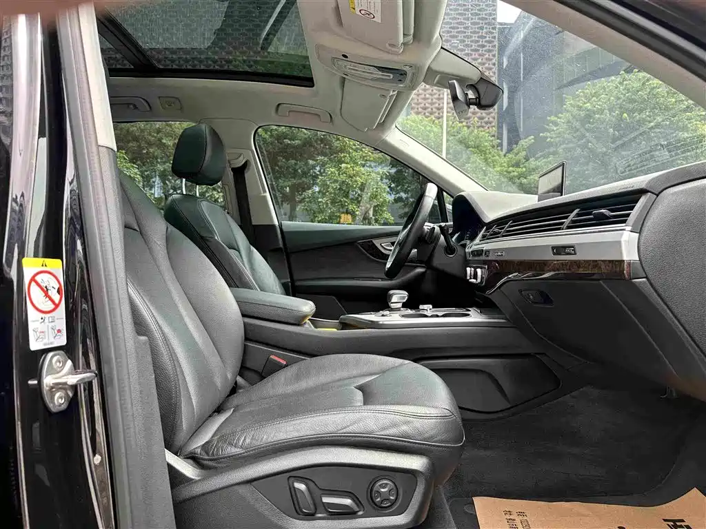 Audi Q7 — миниатюра 6