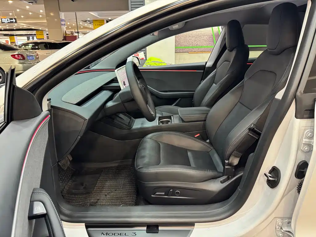 Tesla Model 3 — миниатюра 10