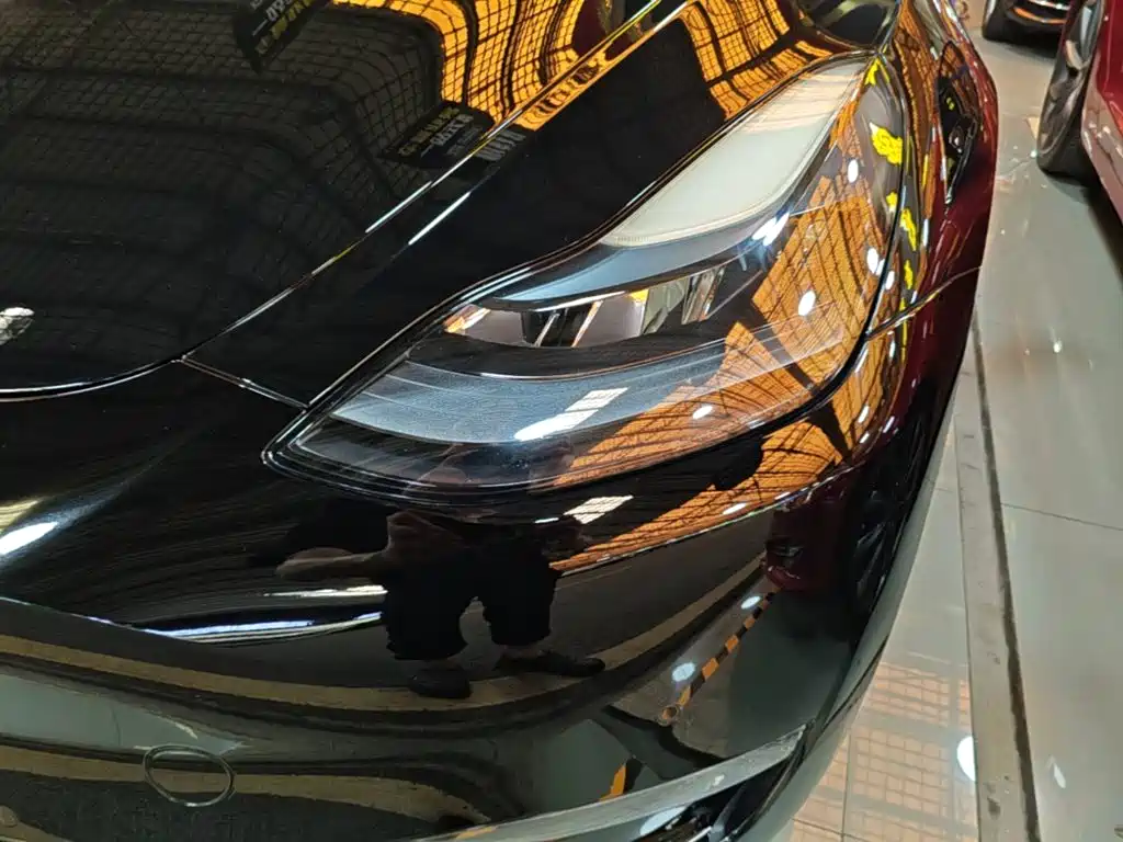 Tesla Model Y — миниатюра 24