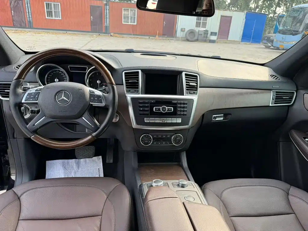 Mercedes-Benz GL-Class — миниатюра 6