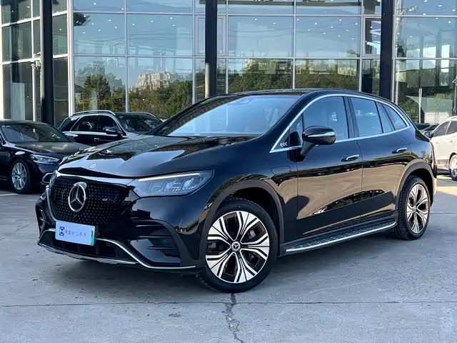 Mercedes-Benz EQE SUV