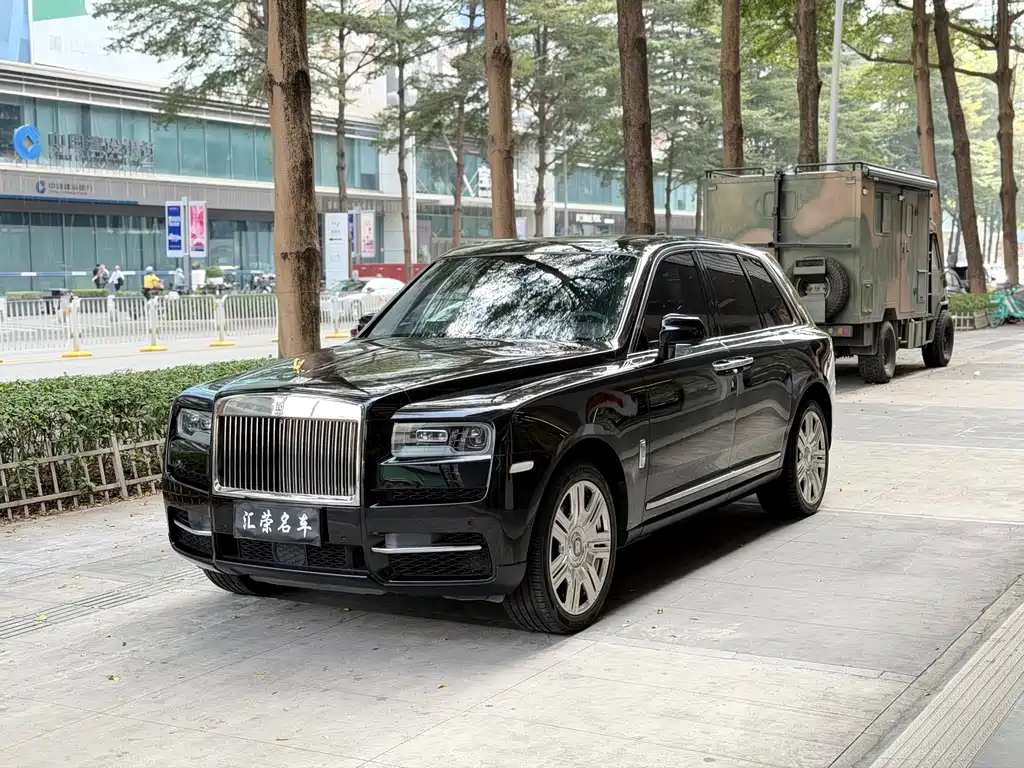 Купить Rolls-Royce Cullinan