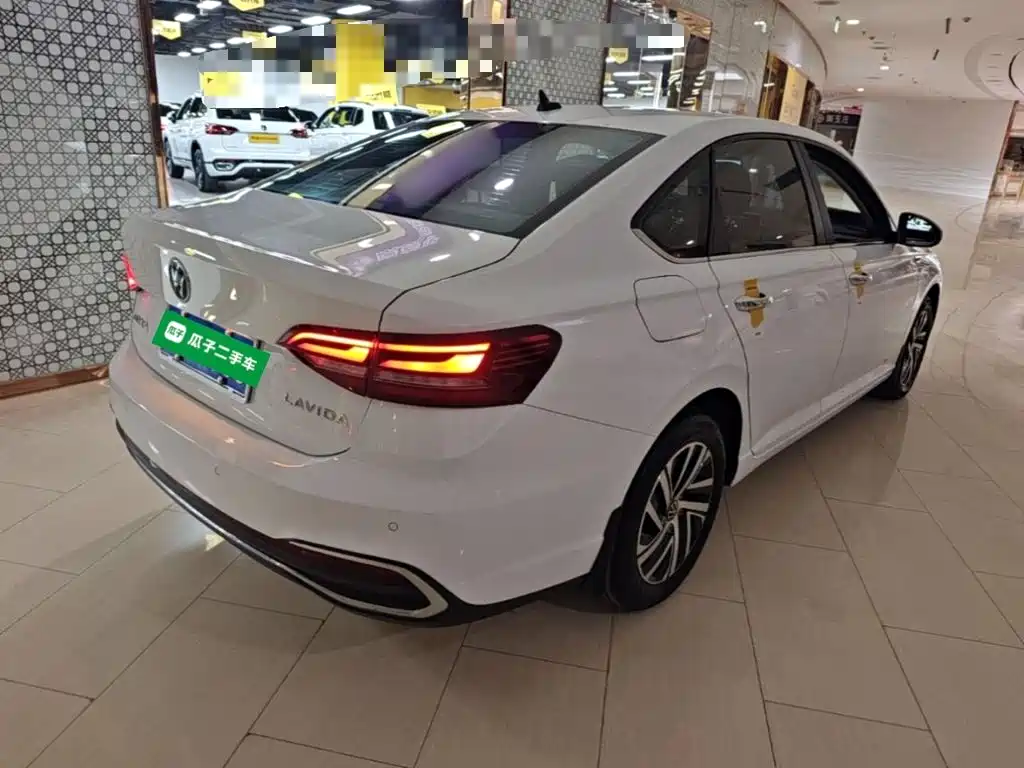 Volkswagen Lavida — миниатюра 7