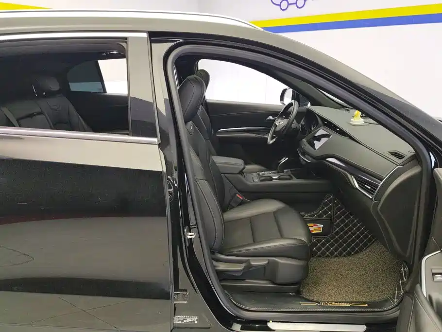 Cadillac XT4 — миниатюра 8