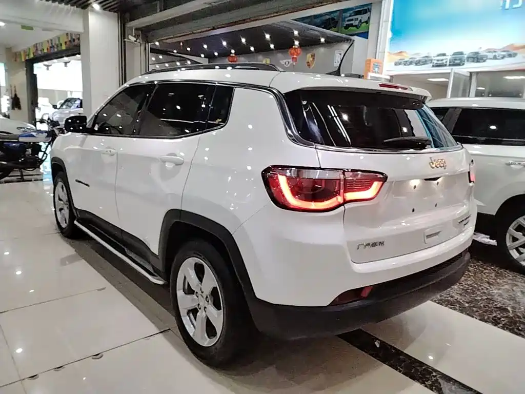 Jeep Compass — миниатюра 5