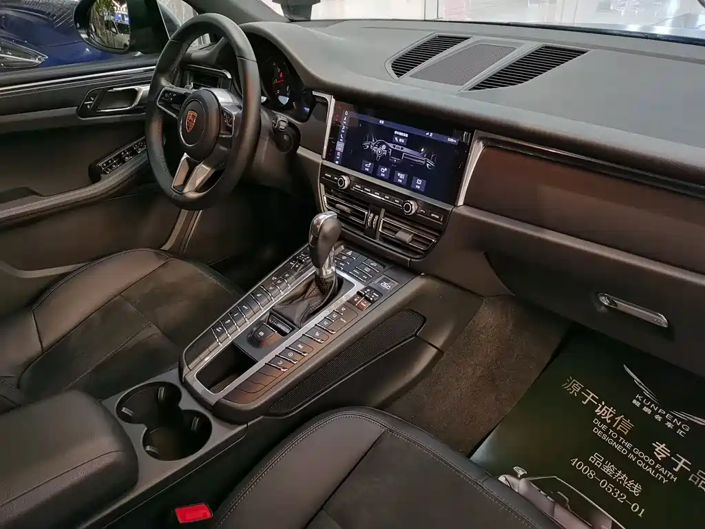 Porsche Macan — миниатюра 9