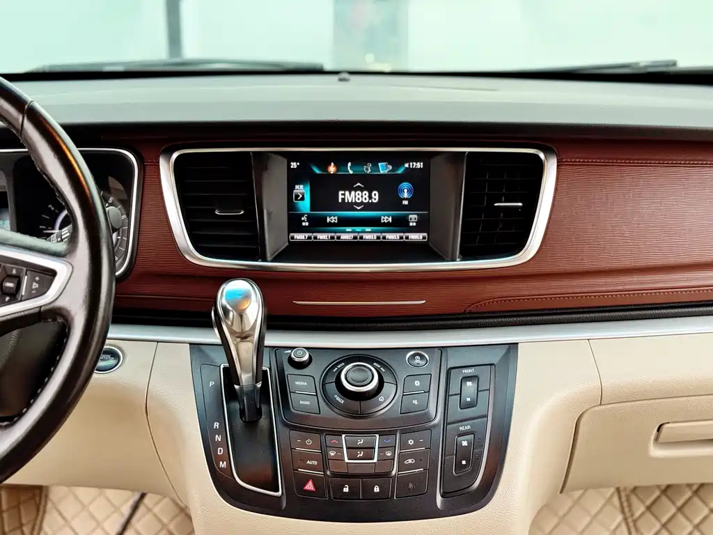 Buick GL8 — миниатюра 13