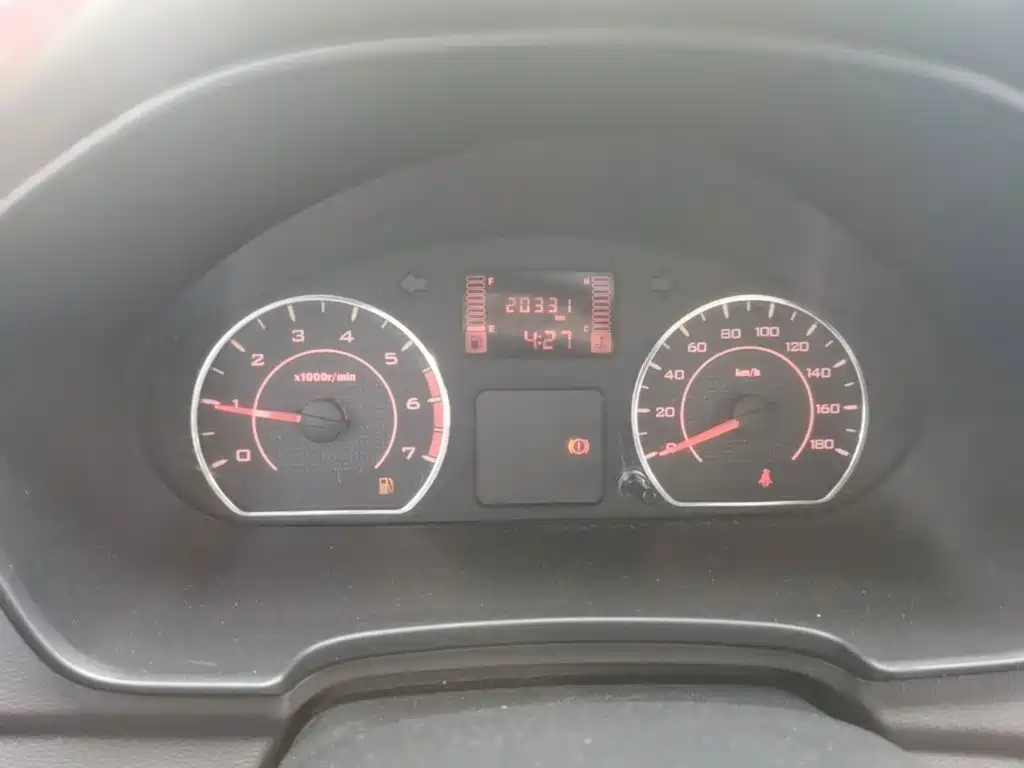 Wuling Hongguang V — миниатюра 12
