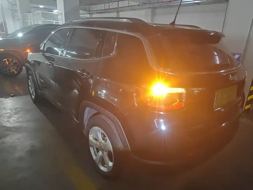 Jeep Compass — миниатюра 5