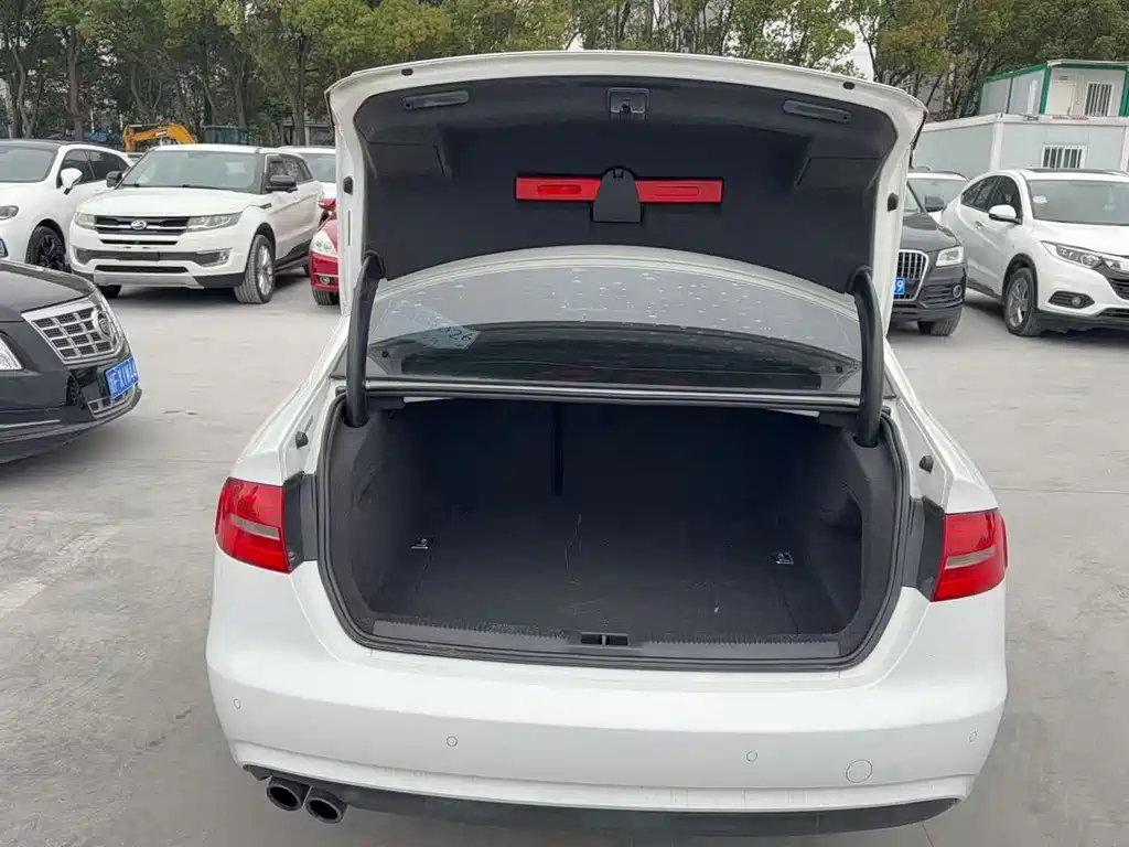 Audi A4L — миниатюра 7
